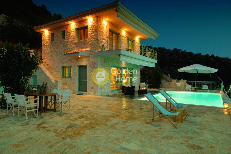 House, 2 475 m²